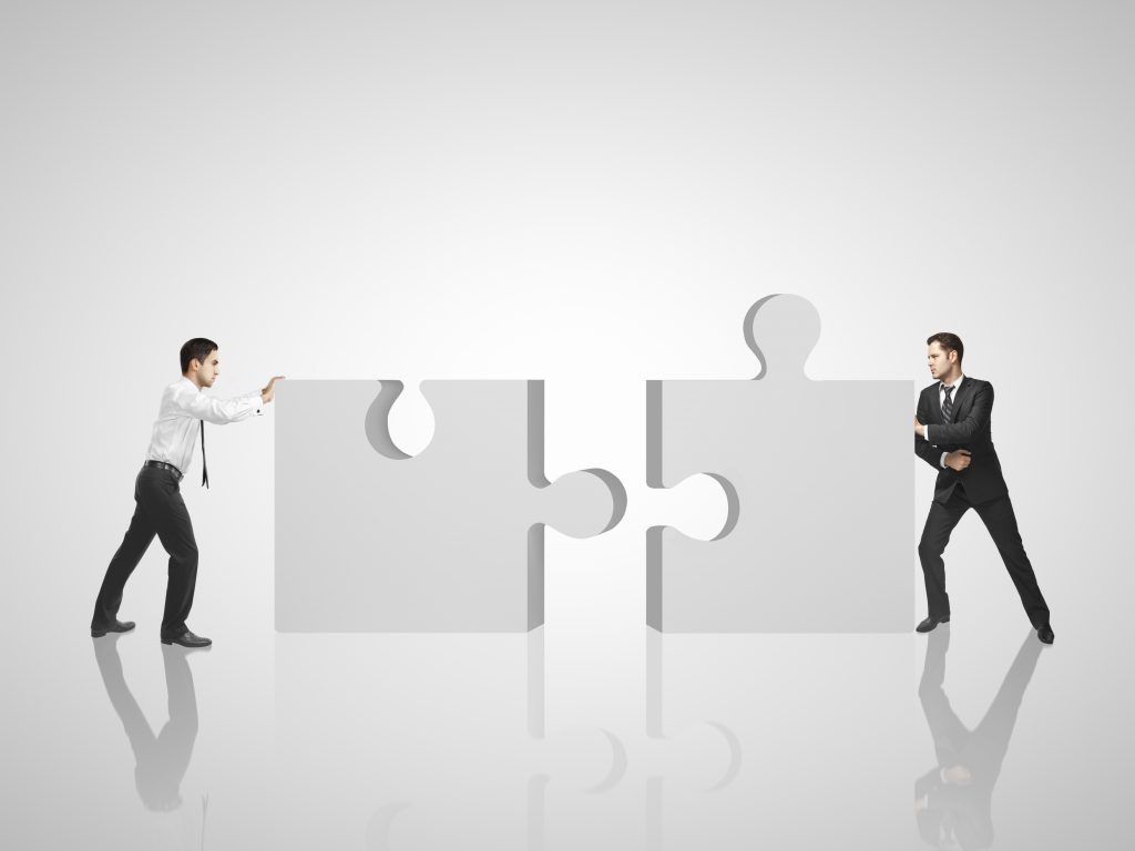 Man puts. мужчина кладет в карман. человек кладет в карман. человек из пиджака. муж и жена кладут ламинат.